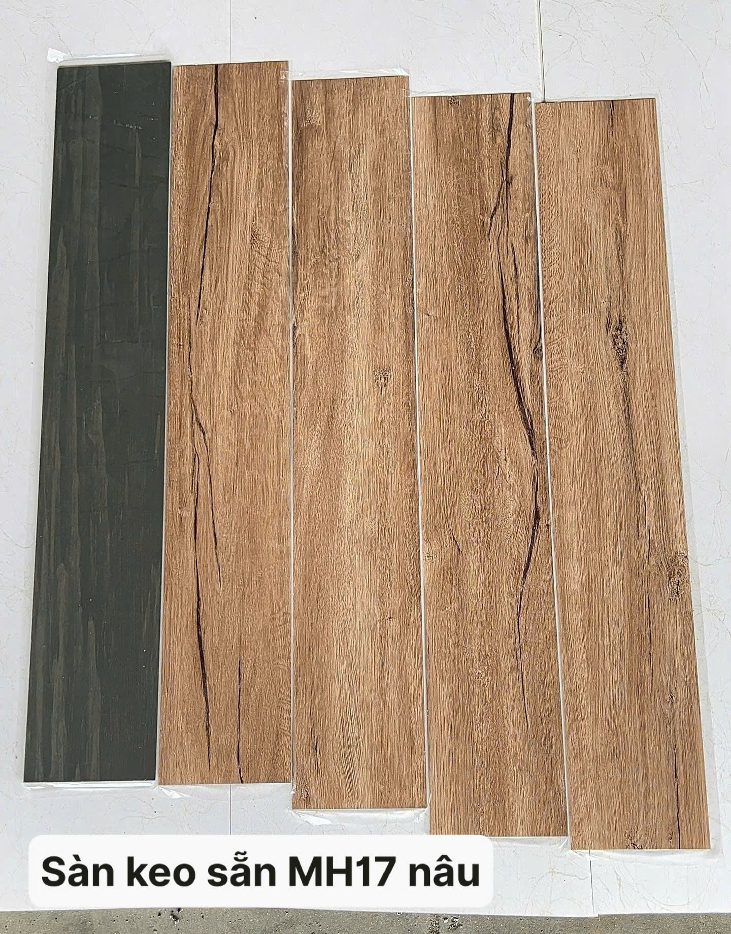 sàn nhựa giả gỗ keo sẵn
